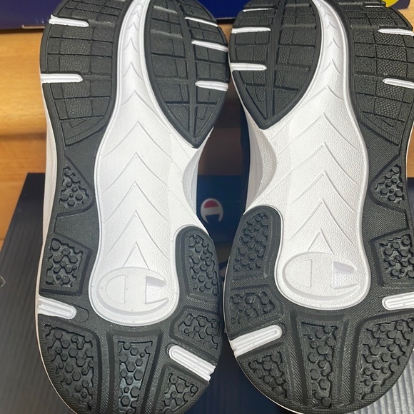 Champion - Women’s Shoes - Picture 3 of 4